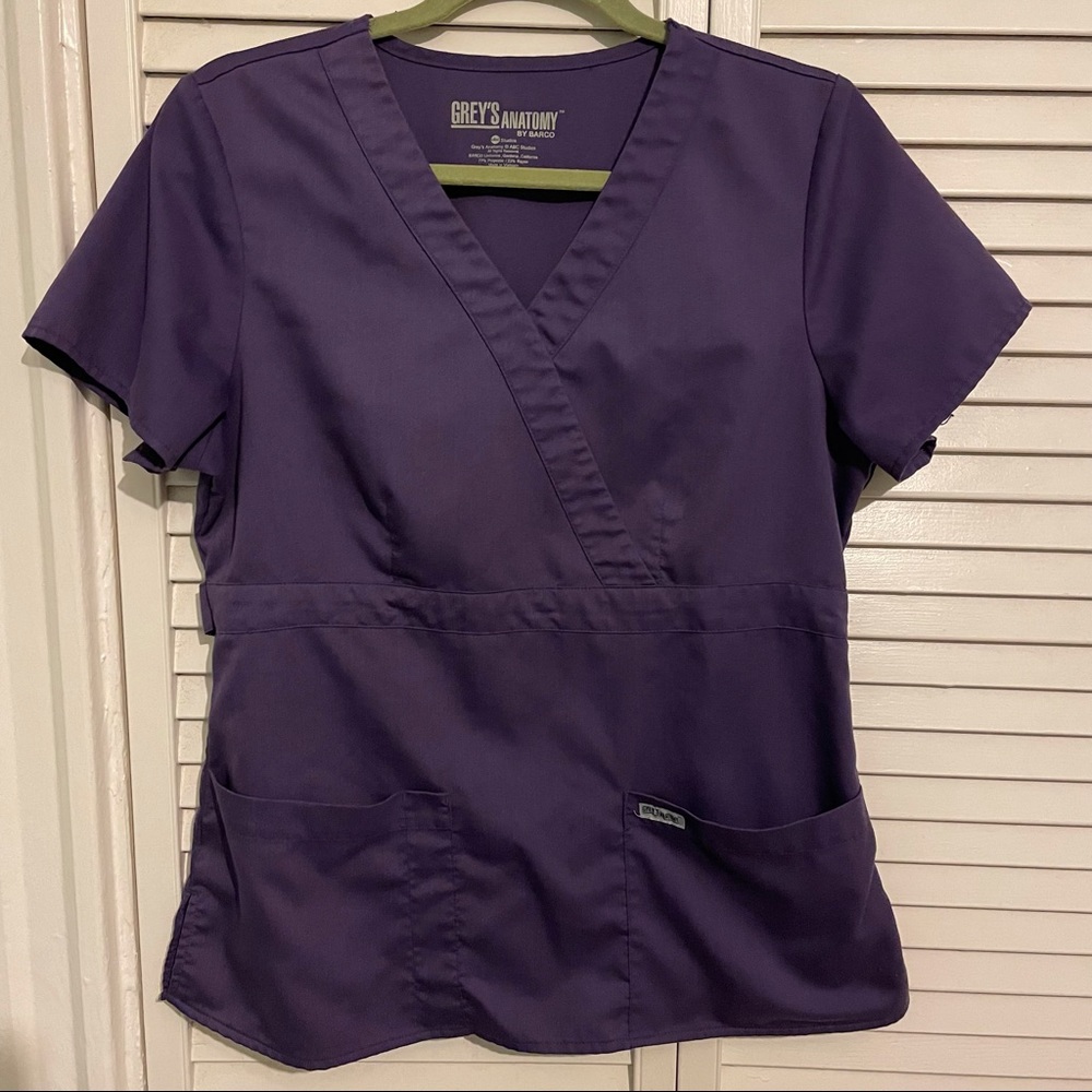 Grey’s Anatomy Classic Women’s Mock Wrap Solid Scrub Top, Size M, Purple